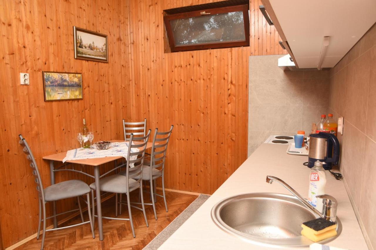 Apartman Woolf Senta ภายนอก รูปภาพ